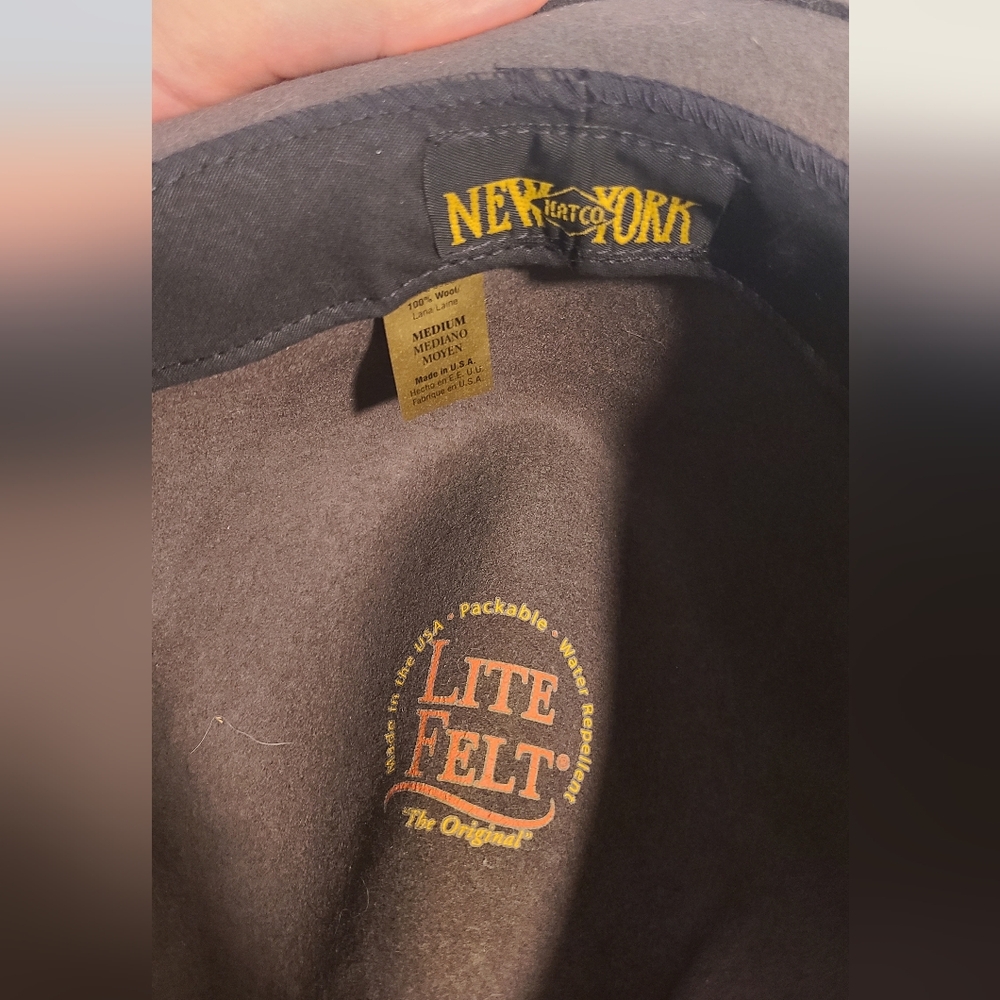 Vtg 90s New York Hat Co. Brown Lite Felt Fedora with Feather Accent 🪶 - Picture 4 of 4